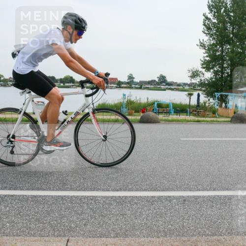 15.06.2025 - 27. Vierlanden-Triathlon H.Heesch http://msf.ph/oto/8031924 15.06.2025 10:38:36 Radfahren 343, 344 meine-sportfotos.de