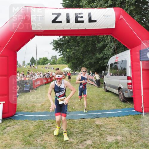 21.06.2025 - 27. Vierlanden-Triathlon MichiJ http://msf.ph/oto/8031936 15.06.2026 12:49:18 Ziel 764, 984, 986, 987, 988 meine-sportfotos.de