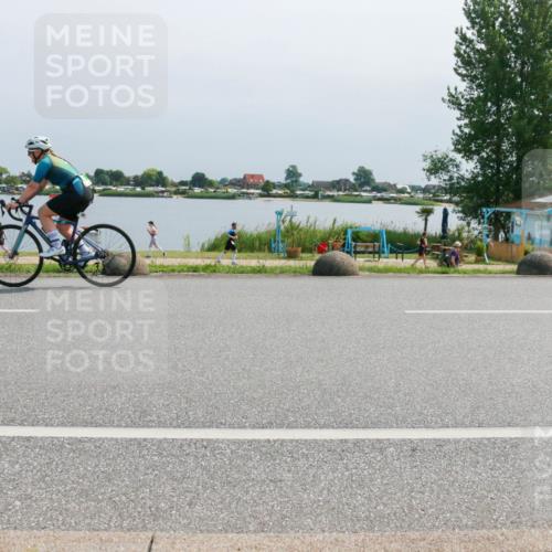 21.06.2025 - 27. Vierlanden-Triathlon H.Heesch http://msf.ph/oto/8031964 15.06.2025 11:34:26 Radfahren 905 meine-sportfotos.de