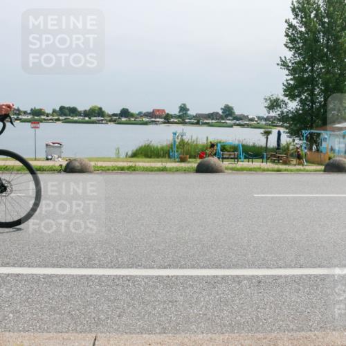 21.06.2025 - 27. Vierlanden-Triathlon H.Heesch http://msf.ph/oto/8031995 15.06.2025 11:34:39 Radfahren 740, 775, 935 meine-sportfotos.de