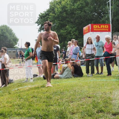 15.06.2025 - 27. Vierlanden-Triathlon KatJ http://msf.ph/oto/8032036 15.06.2025 11:11:41 Schwimmen 742, 791, 843 meine-sportfotos.de