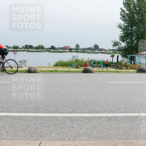 21.06.2025 - 27. Vierlanden-Triathlon H.Heesch http://msf.ph/oto/8032037 15.06.2025 11:34:52 Radfahren 638, 707, 760, 894, 961 meine-sportfotos.de