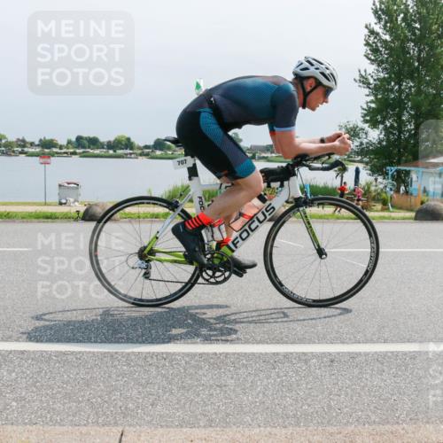 21.06.2025 - 27. Vierlanden-Triathlon H.Heesch http://msf.ph/oto/8032043 15.06.2025 11:34:52 Radfahren 638, 707, 760, 894, 961 meine-sportfotos.de