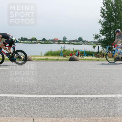 21.06.2025 - 27. Vierlanden-Triathlon H.Heesch http://msf.ph/oto/8032045 15.06.2025 11:34:53 Radfahren 638, 707, 760, 894, 961 meine-sportfotos.de