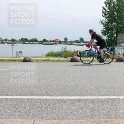 21.06.2025 - 27. Vierlanden-Triathlon H.Heesch http://msf.ph/oto/8032049 15.06.2025 11:34:53 Radfahren 638, 707, 760, 894, 961 meine-sportfotos.de
