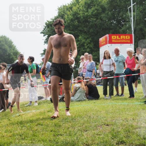 15.06.2025 - 27. Vierlanden-Triathlon KatJ http://msf.ph/oto/8032052 15.06.2025 11:11:42 Schwimmen 742, 791 meine-sportfotos.de