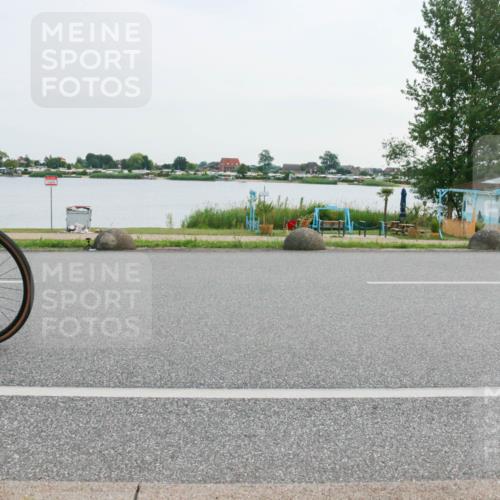 15.06.2025 - 27. Vierlanden-Triathlon H.Heesch http://msf.ph/oto/8032070 15.06.2025 10:38:53 Radfahren 17, 235, 298 meine-sportfotos.de
