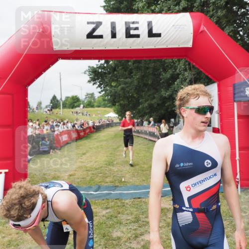 21.06.2025 - 27. Vierlanden-Triathlon MichiJ http://msf.ph/oto/8032072 15.06.2026 12:49:21 Ziel 764, 984, 986, 987, 988 meine-sportfotos.de