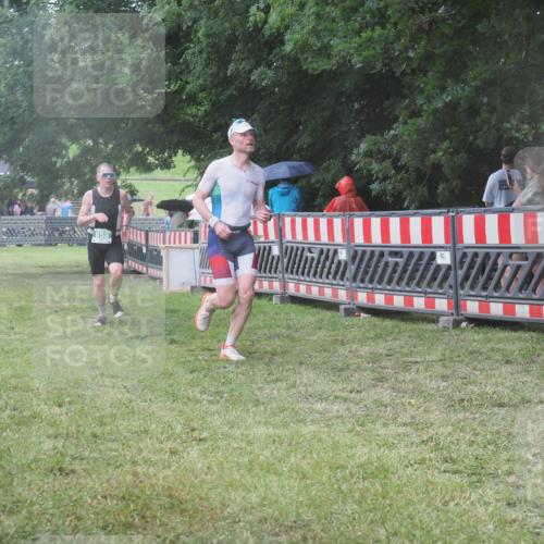 21.06.2025 - 27. Vierlanden-Triathlon KatJ http://msf.ph/oto/8032081 15.06.2025 13:42:22 Ziel 139, 858 meine-sportfotos.de