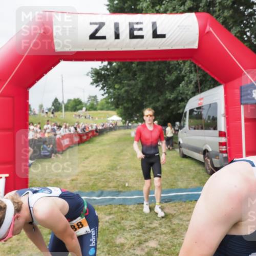 21.06.2025 - 27. Vierlanden-Triathlon MichiJ http://msf.ph/oto/8032117 15.06.2026 12:49:23 Ziel 764, 984, 986, 987, 988 meine-sportfotos.de