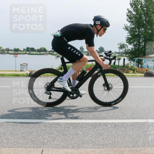 21.06.2025 - 27. Vierlanden-Triathlon H.Heesch http://msf.ph/oto/8032126 15.06.2025 11:35:07 Radfahren 662, 715 meine-sportfotos.de