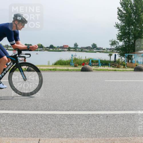 21.06.2025 - 27. Vierlanden-Triathlon H.Heesch http://msf.ph/oto/8032163 15.06.2025 11:35:39 Radfahren 705, 903 meine-sportfotos.de