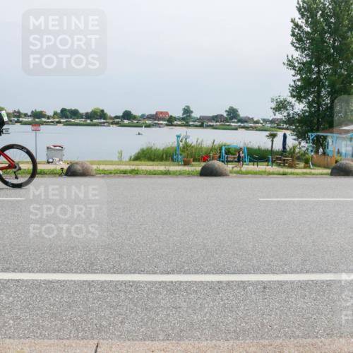 21.06.2025 - 27. Vierlanden-Triathlon H.Heesch http://msf.ph/oto/8032177 15.06.2025 11:35:48 Radfahren 70, 735, 736 meine-sportfotos.de