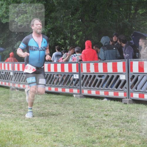 21.06.2025 - 27. Vierlanden-Triathlon KatJ http://msf.ph/oto/8032218 15.06.2025 13:42:33 Ziel 93, 779 meine-sportfotos.de