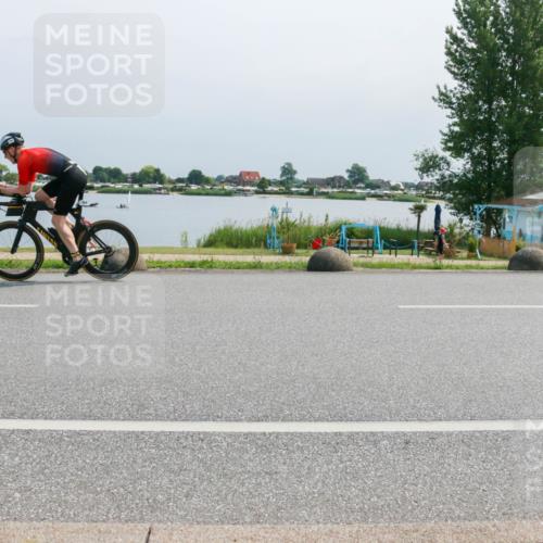 21.06.2025 - 27. Vierlanden-Triathlon H.Heesch http://msf.ph/oto/8032240 15.06.2025 11:36:14 Radfahren 651, 702, 764 meine-sportfotos.de