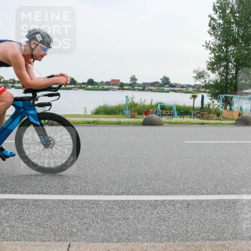 15.06.2025 - 27. Vierlanden-Triathlon H.Heesch http://msf.ph/oto/8032256 15.06.2025 10:39:15 Radfahren 186, 340, 377 meine-sportfotos.de