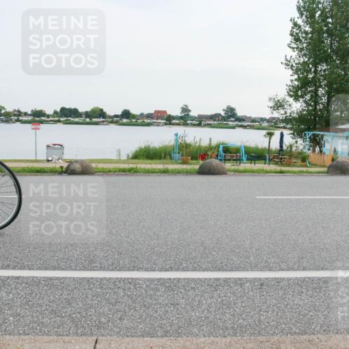 15.06.2025 - 27. Vierlanden-Triathlon H.Heesch http://msf.ph/oto/8032273 15.06.2025 10:39:18 Radfahren 186, 340, 377 meine-sportfotos.de