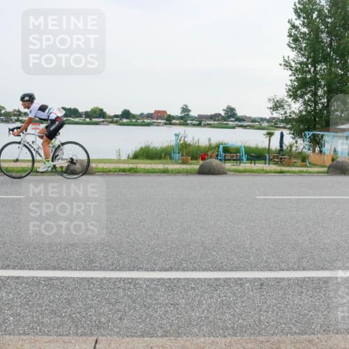 15.06.2025 - 27. Vierlanden-Triathlon H.Heesch http://msf.ph/oto/8032288 15.06.2025 10:39:22 Radfahren 46, 209, 294, 340 meine-sportfotos.de