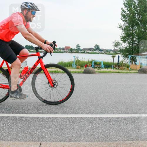 15.06.2025 - 27. Vierlanden-Triathlon H.Heesch http://msf.ph/oto/8032315 15.06.2025 10:39:26 Radfahren 46, 209, 281, 294 meine-sportfotos.de
