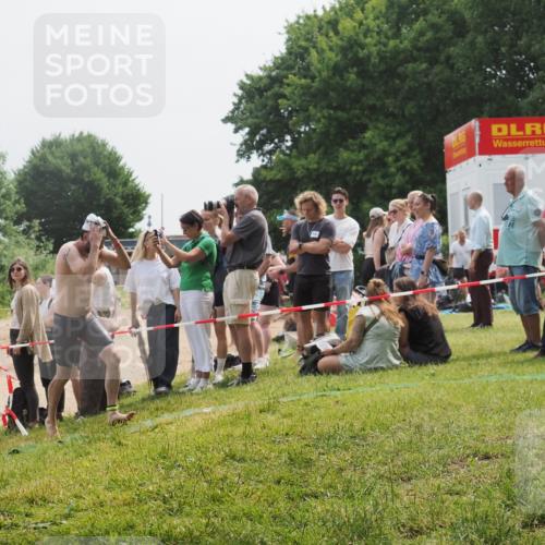 15.06.2025 - 27. Vierlanden-Triathlon KatJ http://msf.ph/oto/8032318 15.06.2025 11:12:36 Schwimmen 968 meine-sportfotos.de