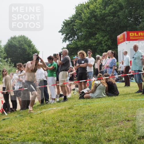 15.06.2025 - 27. Vierlanden-Triathlon KatJ http://msf.ph/oto/8032332 15.06.2025 11:12:36 Schwimmen 968 meine-sportfotos.de