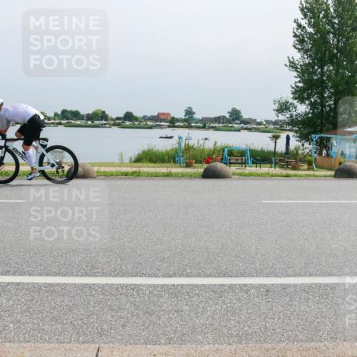21.06.2025 - 27. Vierlanden-Triathlon H.Heesch http://msf.ph/oto/8032362 15.06.2025 11:36:34 Radfahren 23, 639, 712 meine-sportfotos.de