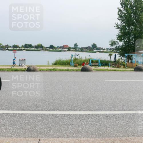 21.06.2025 - 27. Vierlanden-Triathlon H.Heesch http://msf.ph/oto/8032371 15.06.2025 11:36:36 Radfahren 23, 639, 697, 712, 851 meine-sportfotos.de