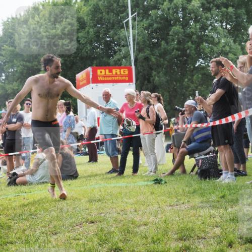 15.06.2025 - 27. Vierlanden-Triathlon KatJ http://msf.ph/oto/8032377 15.06.2025 11:12:38 Schwimmen 968 meine-sportfotos.de