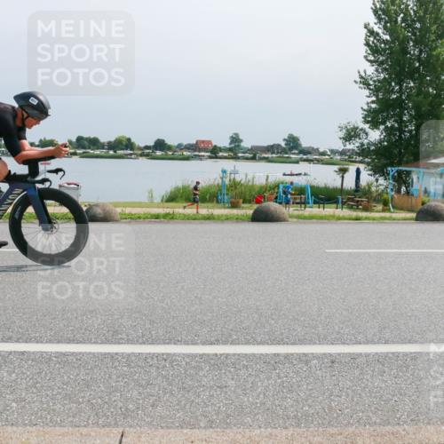21.06.2025 - 27. Vierlanden-Triathlon H.Heesch http://msf.ph/oto/8032383 15.06.2025 11:36:40 Radfahren 23, 639, 697, 851 meine-sportfotos.de