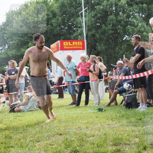 15.06.2025 - 27. Vierlanden-Triathlon KatJ http://msf.ph/oto/8032391 15.06.2025 11:12:38 Schwimmen 968 meine-sportfotos.de
