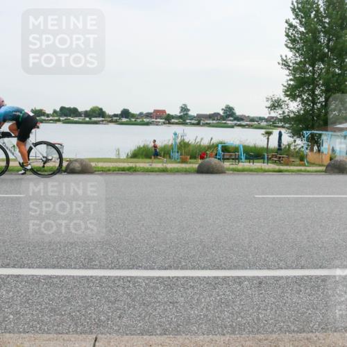 15.06.2025 - 27. Vierlanden-Triathlon H.Heesch http://msf.ph/oto/8032405 15.06.2025 10:39:34 Radfahren 59, 67, 130, 204, 281 meine-sportfotos.de