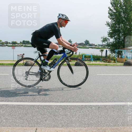 21.06.2025 - 27. Vierlanden-Triathlon H.Heesch http://msf.ph/oto/8032418 15.06.2025 11:36:54 Radfahren 123, 642 meine-sportfotos.de