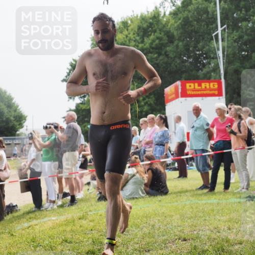 15.06.2025 - 27. Vierlanden-Triathlon KatJ http://msf.ph/oto/8032429 15.06.2025 11:12:39 Schwimmen 968 meine-sportfotos.de