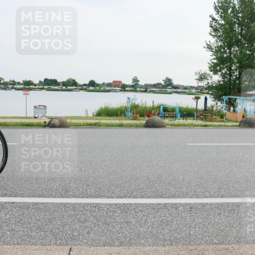15.06.2025 - 27. Vierlanden-Triathlon H.Heesch http://msf.ph/oto/8032431 15.06.2025 10:39:47 Radfahren 153, 260, 357 meine-sportfotos.de