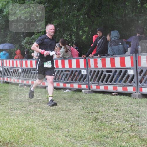 21.06.2025 - 27. Vierlanden-Triathlon KatJ http://msf.ph/oto/8032435 15.06.2025 13:43:13 Ziel 720, 801 meine-sportfotos.de