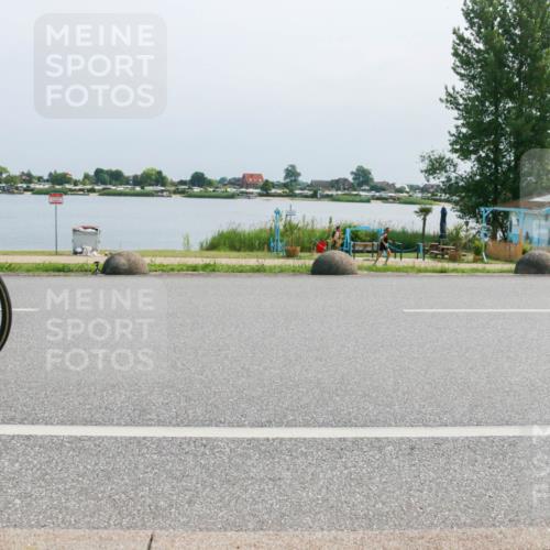 21.06.2025 - 27. Vierlanden-Triathlon H.Heesch http://msf.ph/oto/8032443 15.06.2025 11:37:05 Radfahren 125, 713 meine-sportfotos.de