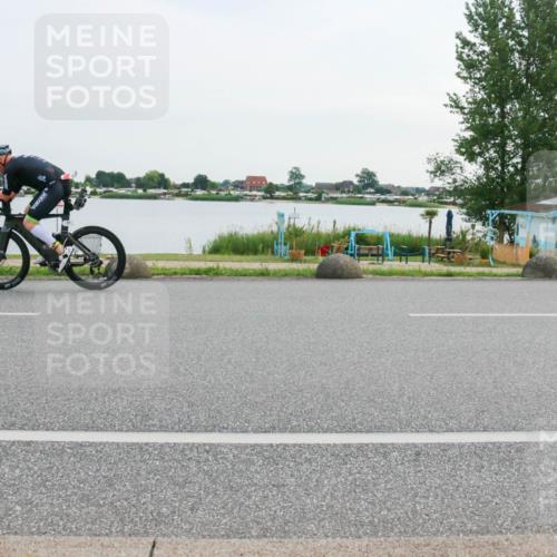 15.06.2025 - 27. Vierlanden-Triathlon H.Heesch http://msf.ph/oto/8032460 15.06.2025 10:39:54 Radfahren 77, 153 meine-sportfotos.de