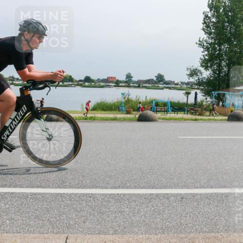 21.06.2025 - 27. Vierlanden-Triathlon H.Heesch http://msf.ph/oto/8032469 15.06.2025 11:37:22 Radfahren 741 meine-sportfotos.de