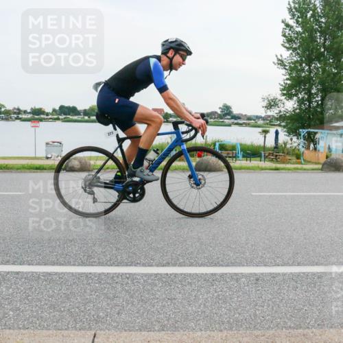 15.06.2025 - 27. Vierlanden-Triathlon H.Heesch http://msf.ph/oto/8032476 15.06.2025 10:40:05 Radfahren 277 meine-sportfotos.de