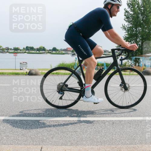 21.06.2025 - 27. Vierlanden-Triathlon H.Heesch http://msf.ph/oto/8032488 15.06.2025 11:37:33 Radfahren 90, 686 meine-sportfotos.de