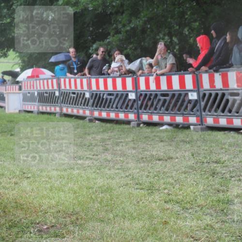 21.06.2025 - 27. Vierlanden-Triathlon KatJ http://msf.ph/oto/8032515 15.06.2025 13:43:21 Ziel 720, 945 meine-sportfotos.de