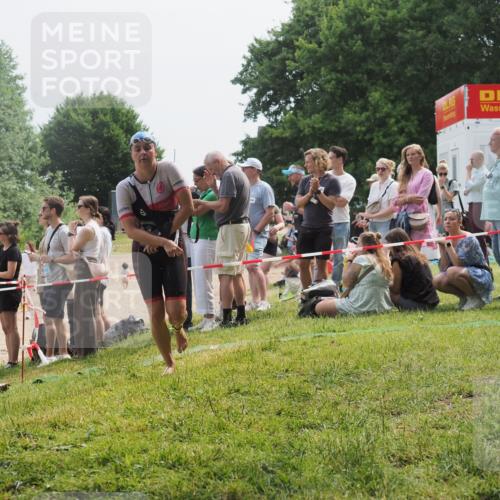 15.06.2025 - 27. Vierlanden-Triathlon KatJ http://msf.ph/oto/8032516 15.06.2025 11:12:54 Schwimmen 858, 928, 982 meine-sportfotos.de
