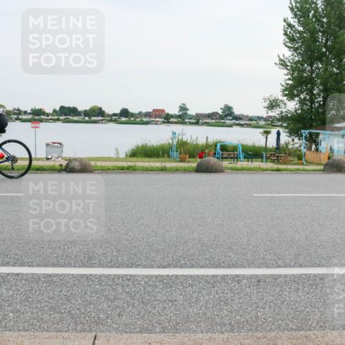 15.06.2025 - 27. Vierlanden-Triathlon H.Heesch http://msf.ph/oto/8032519 15.06.2025 10:40:07 Radfahren 219, 277 meine-sportfotos.de