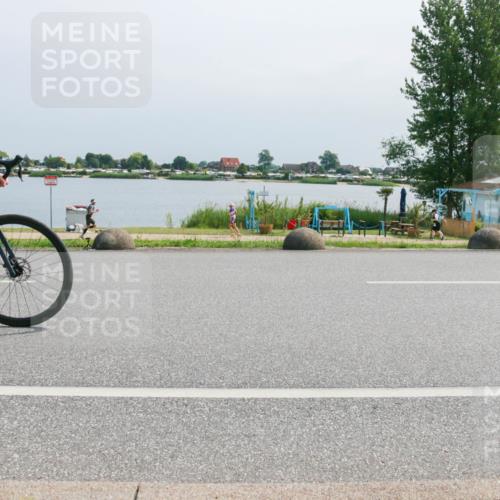 21.06.2025 - 27. Vierlanden-Triathlon H.Heesch http://msf.ph/oto/8032550 15.06.2025 11:37:51 Radfahren 691, 759, 900 meine-sportfotos.de