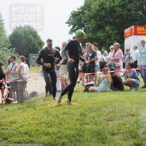 15.06.2025 - 27. Vierlanden-Triathlon KatJ http://msf.ph/oto/8032605 15.06.2025 11:13:04 Schwimmen 655, 780 meine-sportfotos.de