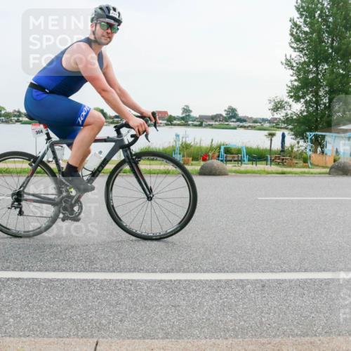 15.06.2025 - 27. Vierlanden-Triathlon H.Heesch http://msf.ph/oto/8032612 15.06.2025 10:40:35 Radfahren 9, 228, 304, 309, 341 meine-sportfotos.de