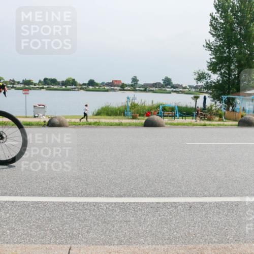 21.06.2025 - 27. Vierlanden-Triathlon H.Heesch http://msf.ph/oto/8032672 15.06.2025 11:38:34 Radfahren 174, 677, 716, 718 meine-sportfotos.de