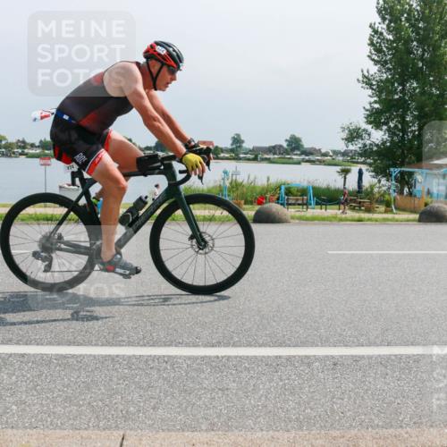 21.06.2025 - 27. Vierlanden-Triathlon H.Heesch http://msf.ph/oto/8032675 15.06.2025 11:38:35 Radfahren 174, 677, 716, 718 meine-sportfotos.de