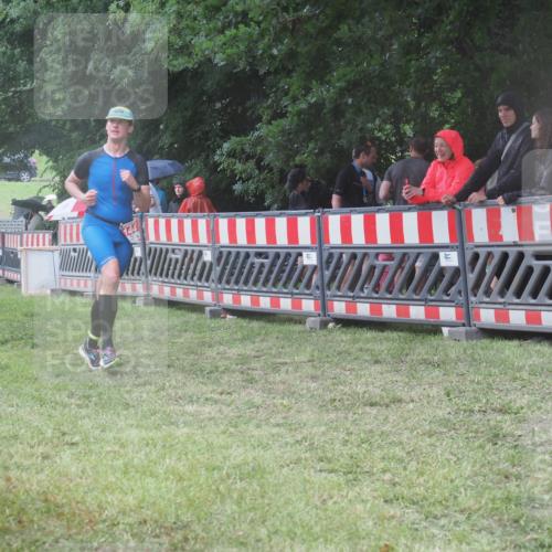 21.06.2025 - 27. Vierlanden-Triathlon KatJ http://msf.ph/oto/8032677 15.06.2025 13:43:31 Ziel 144, 945 meine-sportfotos.de
