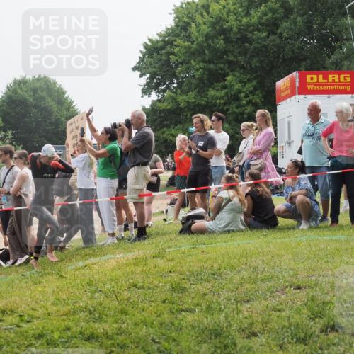 15.06.2025 - 27. Vierlanden-Triathlon KatJ http://msf.ph/oto/8032697 15.06.2025 11:14:03 Schwimmen 800, 920 meine-sportfotos.de